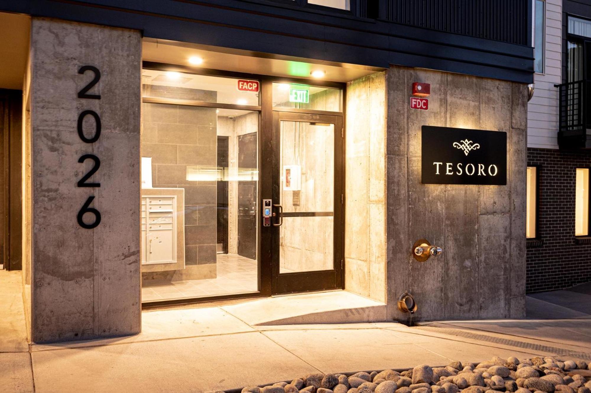 Brand New Condo - Walk To Empower Stadium - Tesoro Denver Luaran gambar